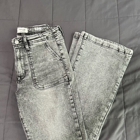 Kensie Denim - Kensie Gray Straight Leg Jeans
